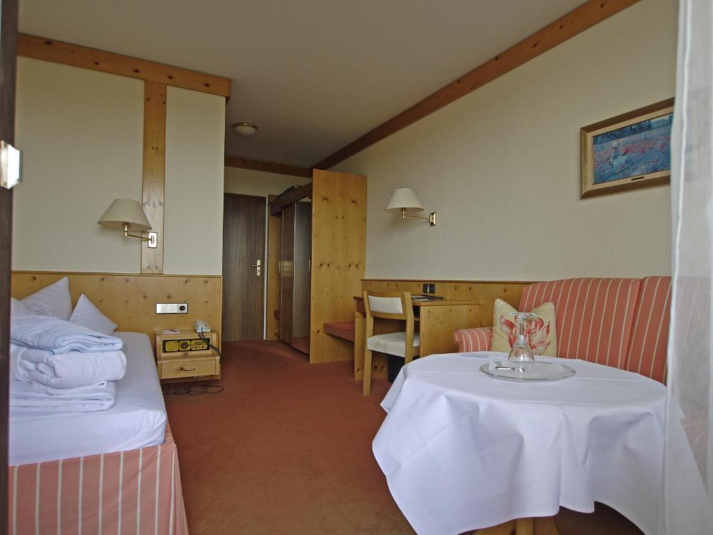 Hotel Schwanen Kaelberbronn Пфальцграфенвайлер Номер фото
